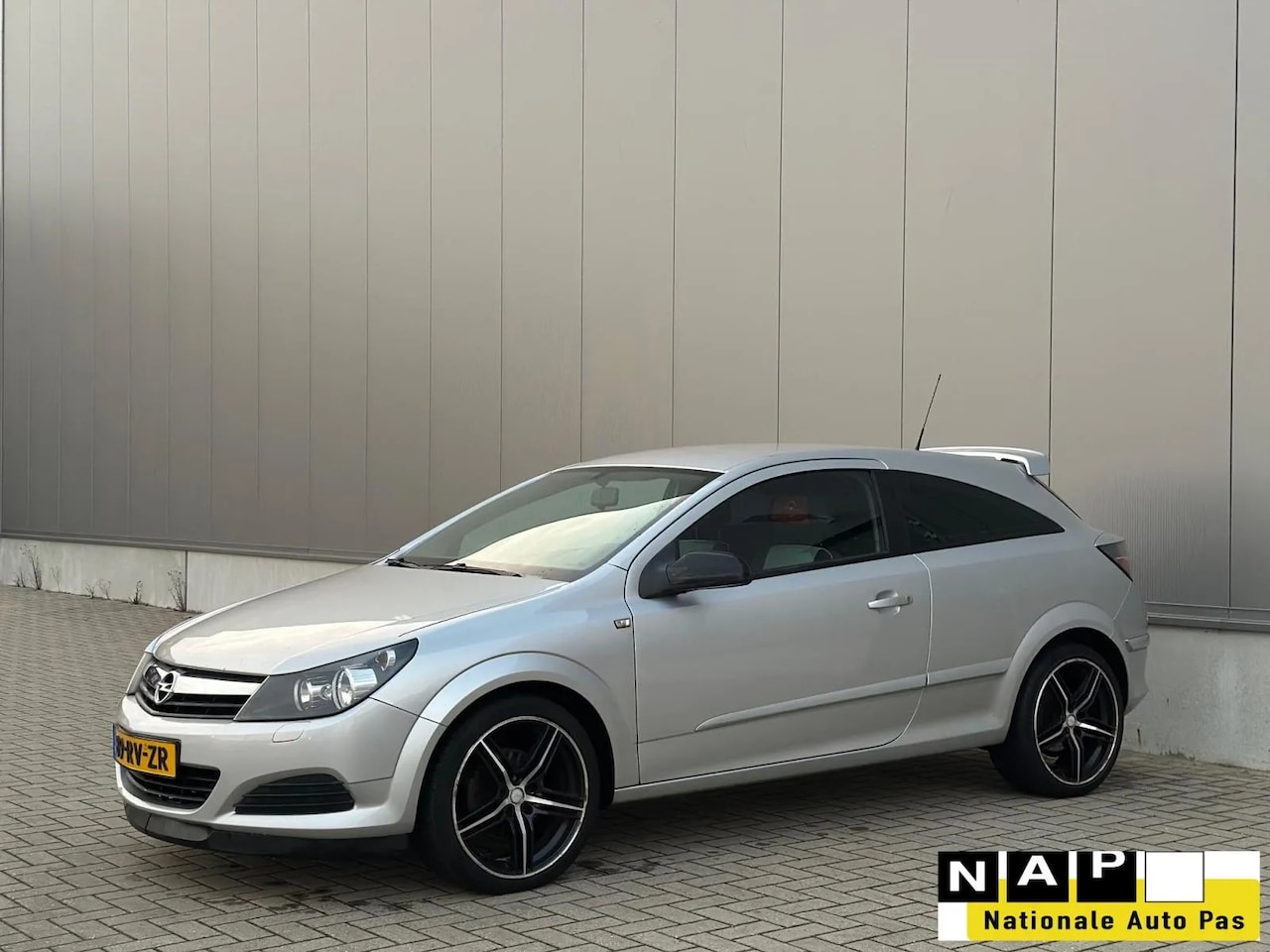 Opel Astra GTC - 1.6 Enjoy 1.6 Enjoy - AutoWereld.nl