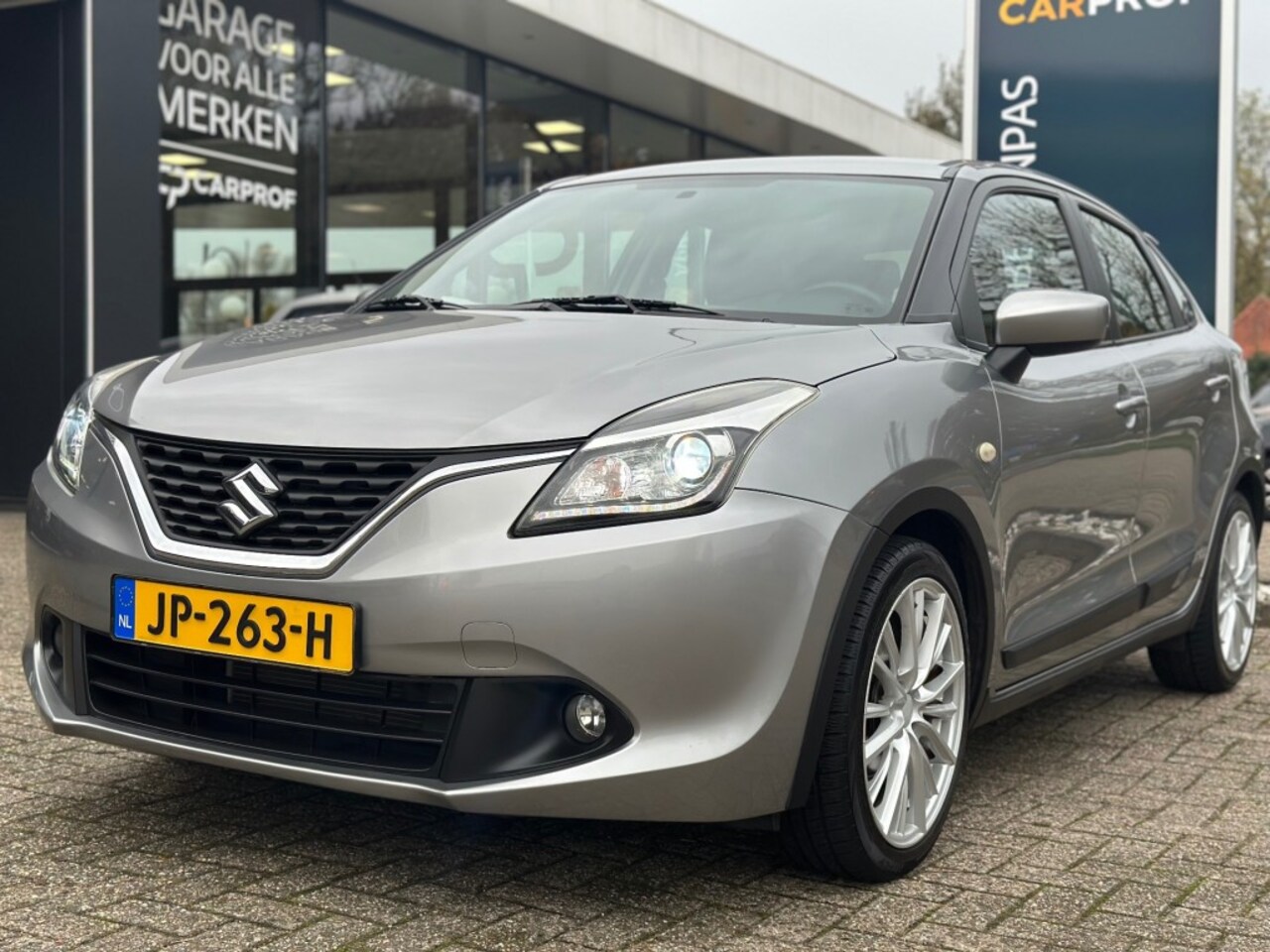 Suzuki Baleno - 1.2 Exclusive GT Pack '' Elektrische ramen - Allseasonbanden - R - AutoWereld.nl