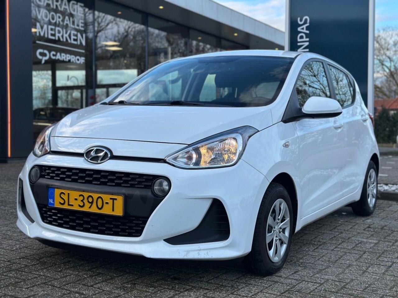 Hyundai i10 - 1.0i 5-drs Comfort '' Apple Carplay - Android Auto - Airco - Cru - AutoWereld.nl