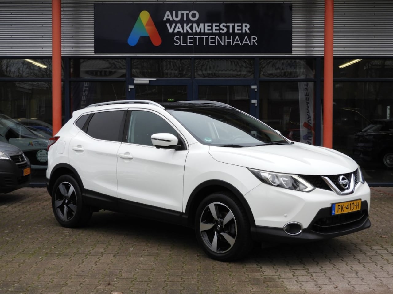 Nissan Qashqai - 1.2 115PK AUTOMAAT N-CONNECTA TREKHAAK-PANO-CAMERA - AutoWereld.nl