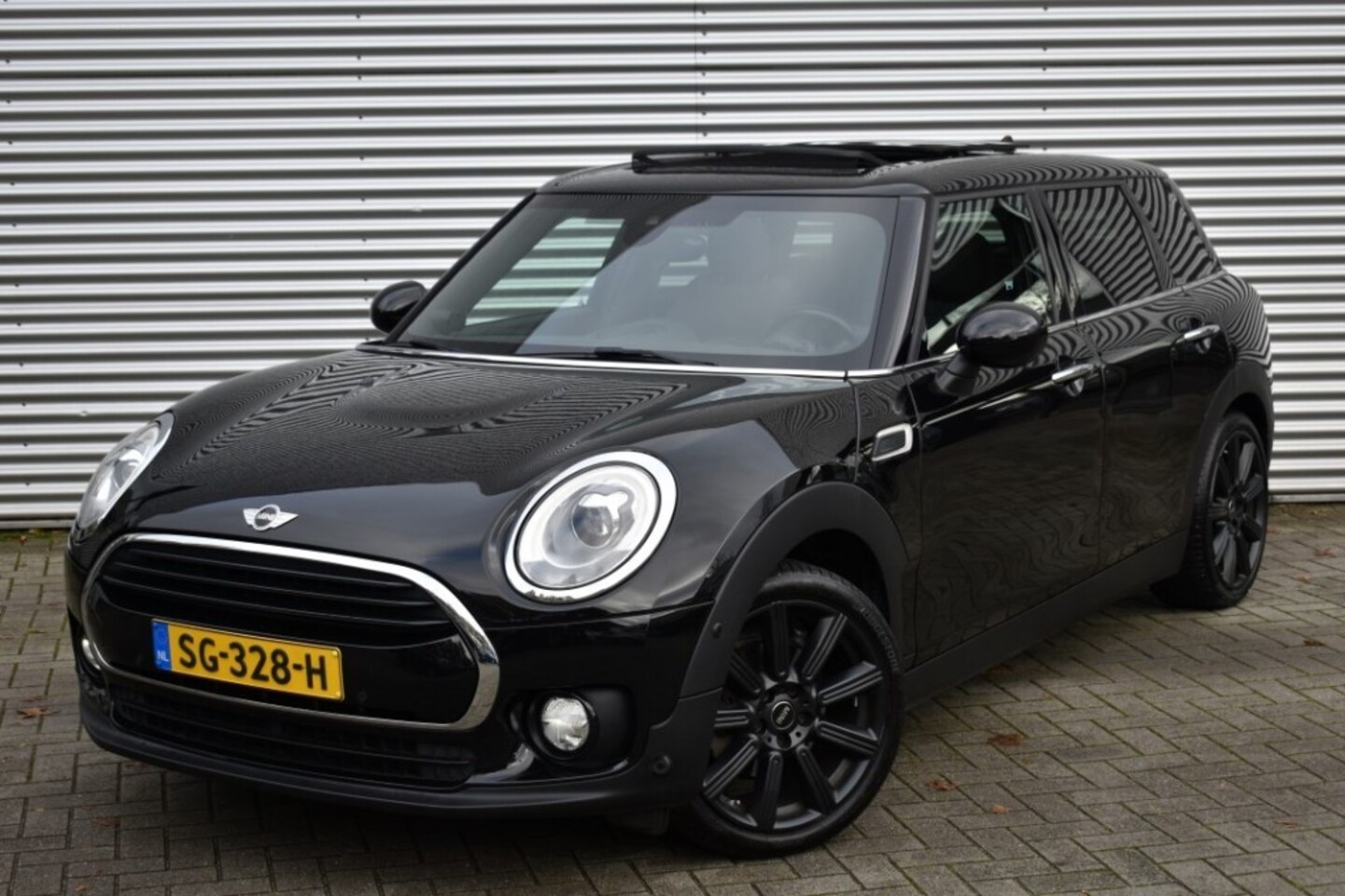 MINI Clubman - 1.5 COOPER CHILI / P.DAK / NL AUTO / HARMAN/KARDON / NAVI - AutoWereld.nl