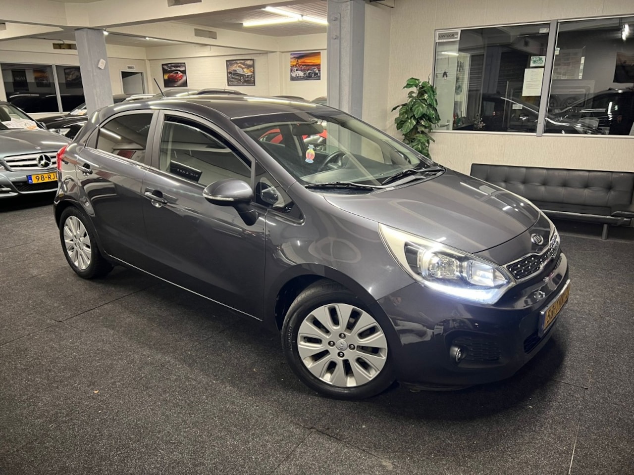 Kia Rio - 1.2 CVVT Super Pack*5drs*LED*NAP* - AutoWereld.nl