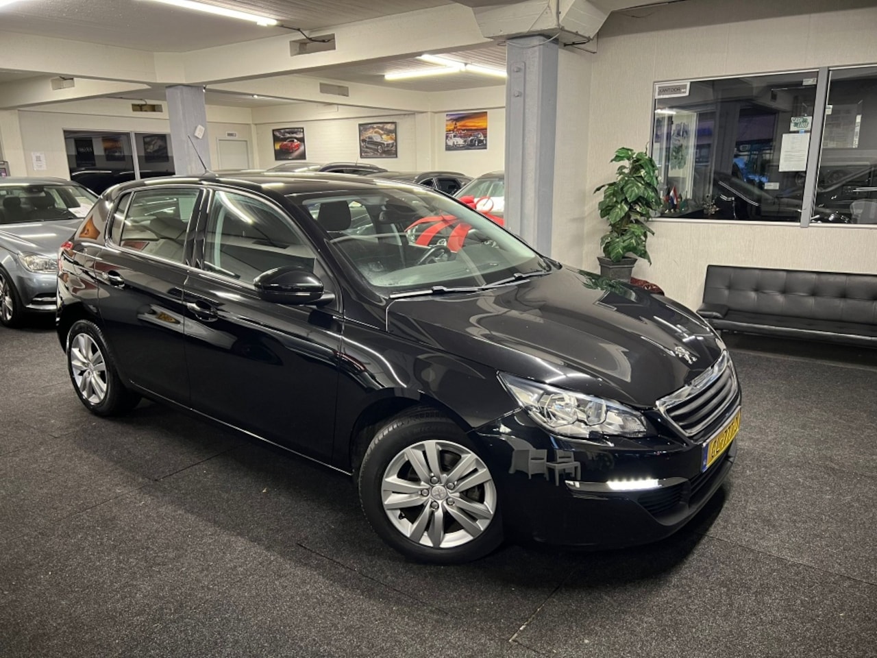 Peugeot 308 - 1.2 NAP*Hatchback*NAVI*velgen*2015 - AutoWereld.nl