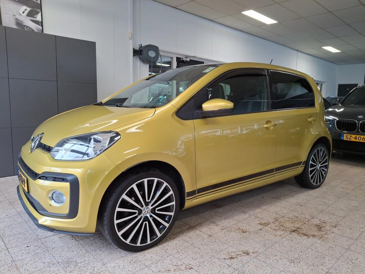 Volkswagen Up! - 1.0 TSI BMT high up! 90PK Panoramadak / Cruise Controle / Stoelverwarming / Achteruitrijca - AutoWereld.nl