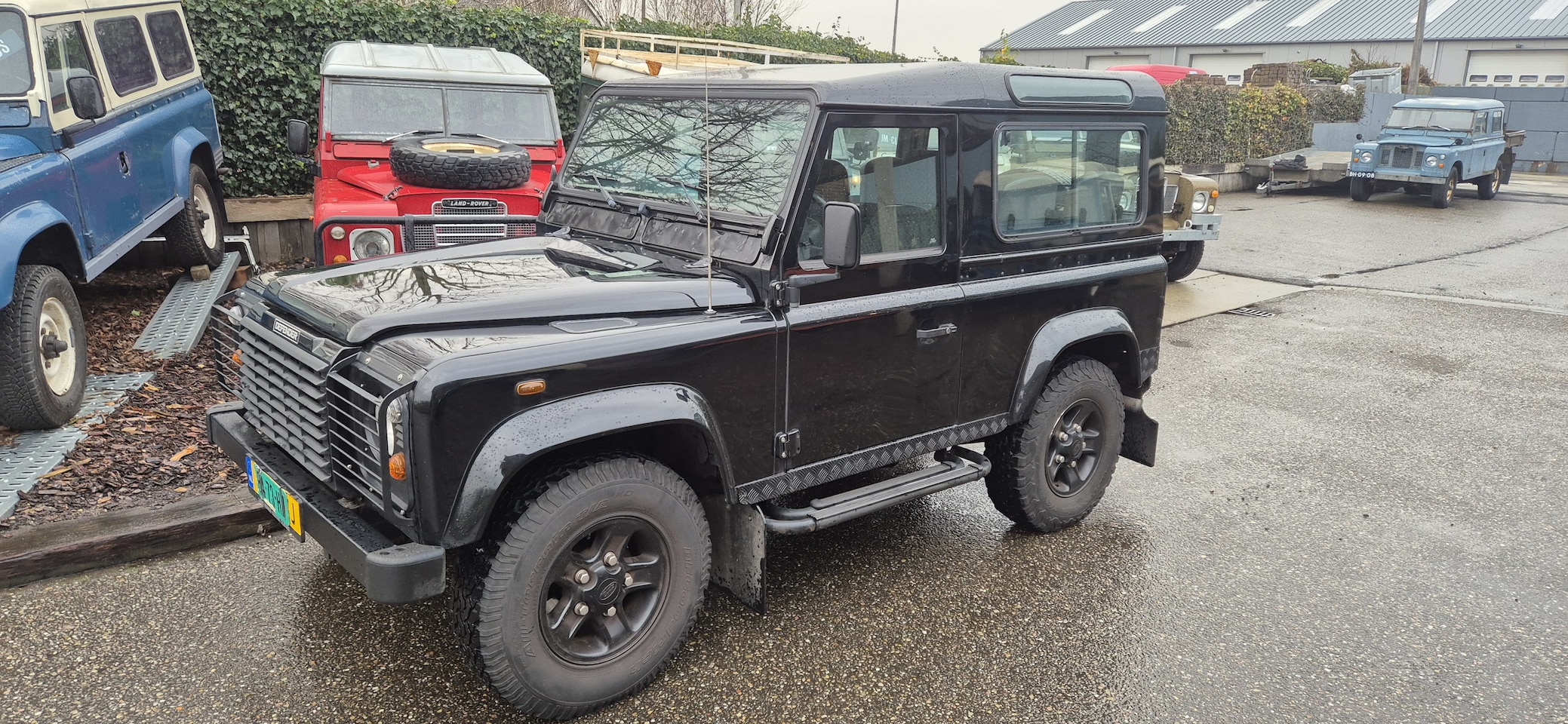 Land Rover Defender - 2.5 TD5 90 SW Black 5 cilinder AIRCO - AutoWereld.nl