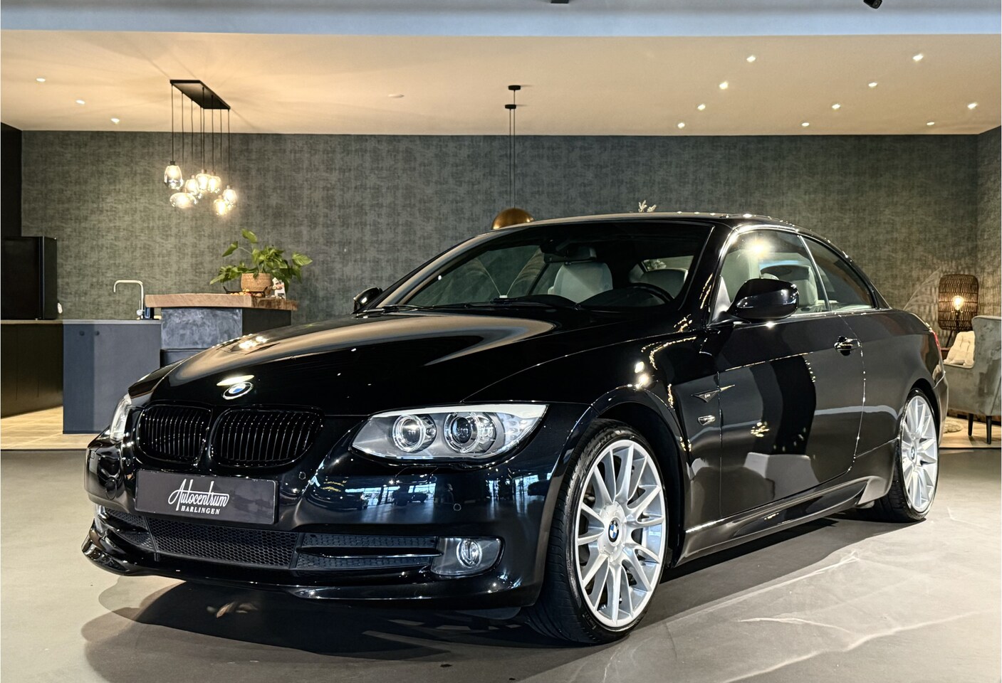 BMW 3-serie Cabrio - 325i LCi High Exe I 19" INDIVIDUAL I Leder - AutoWereld.nl