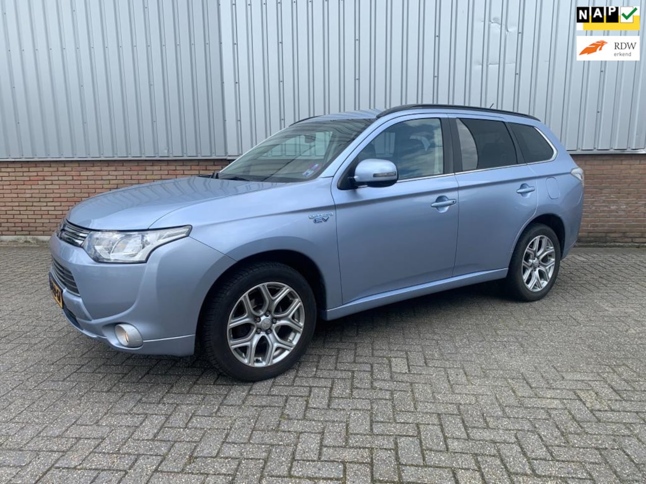 Mitsubishi Outlander - 2.0 PHEV Business Edition 2.0 PHEV Business Edition - AutoWereld.nl