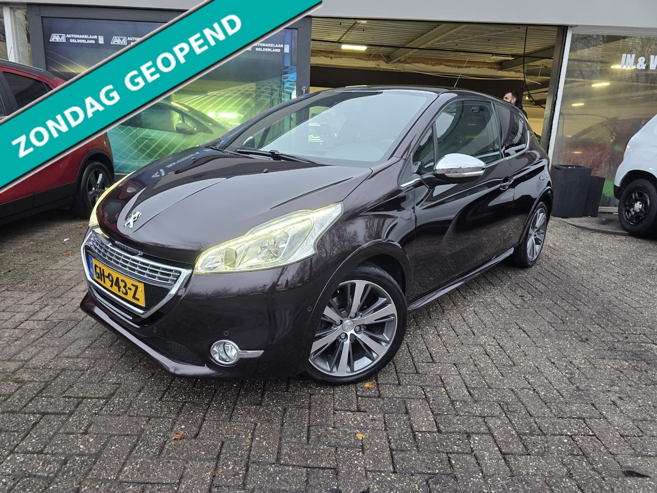 Peugeot 208 - 1.2 PureTech GT-line | 2E EIGENAAR | 12MND GARANTIE | CLIMA | NAVI | LMV | - AutoWereld.nl