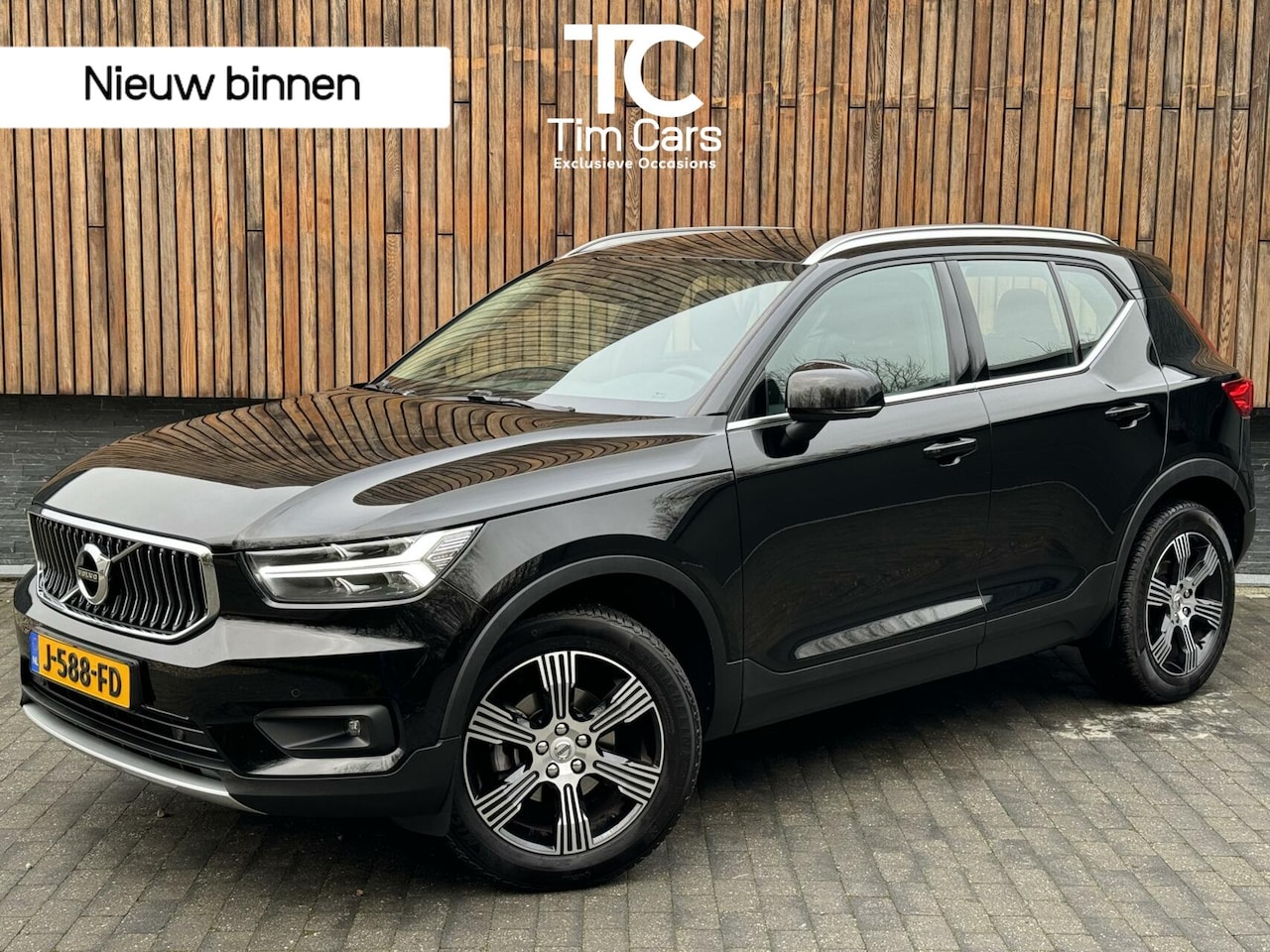 Volvo XC40 - 1.5 T3 Inscription Automaat | Zwart leer | LED | Achteruitrijcamera | Stoel en stuurverwar - AutoWereld.nl