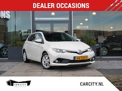 Toyota Auris - 1.8 Hybrid Trend / Pano / DAB / Trekhaak / Camera / Navigatie