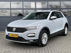 Volkswagen T-Roc - 1.5 TSI STYLE I AUTOMAAT I TREKHAAK I APPLE/ANDROID I NAVIGATIE I PARKEERSENSOREN