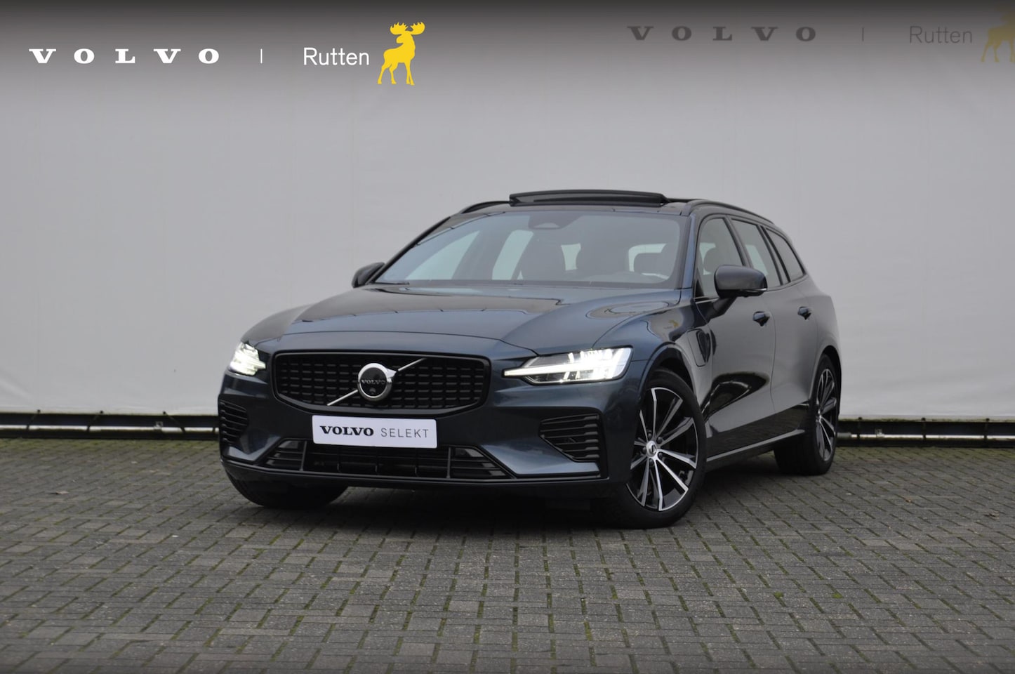 Volvo V60 - T6 350PK Automaat Recharge AWD Plus Dark / Adaptieve cruise control / BLIS / Panoramadak / - AutoWereld.nl