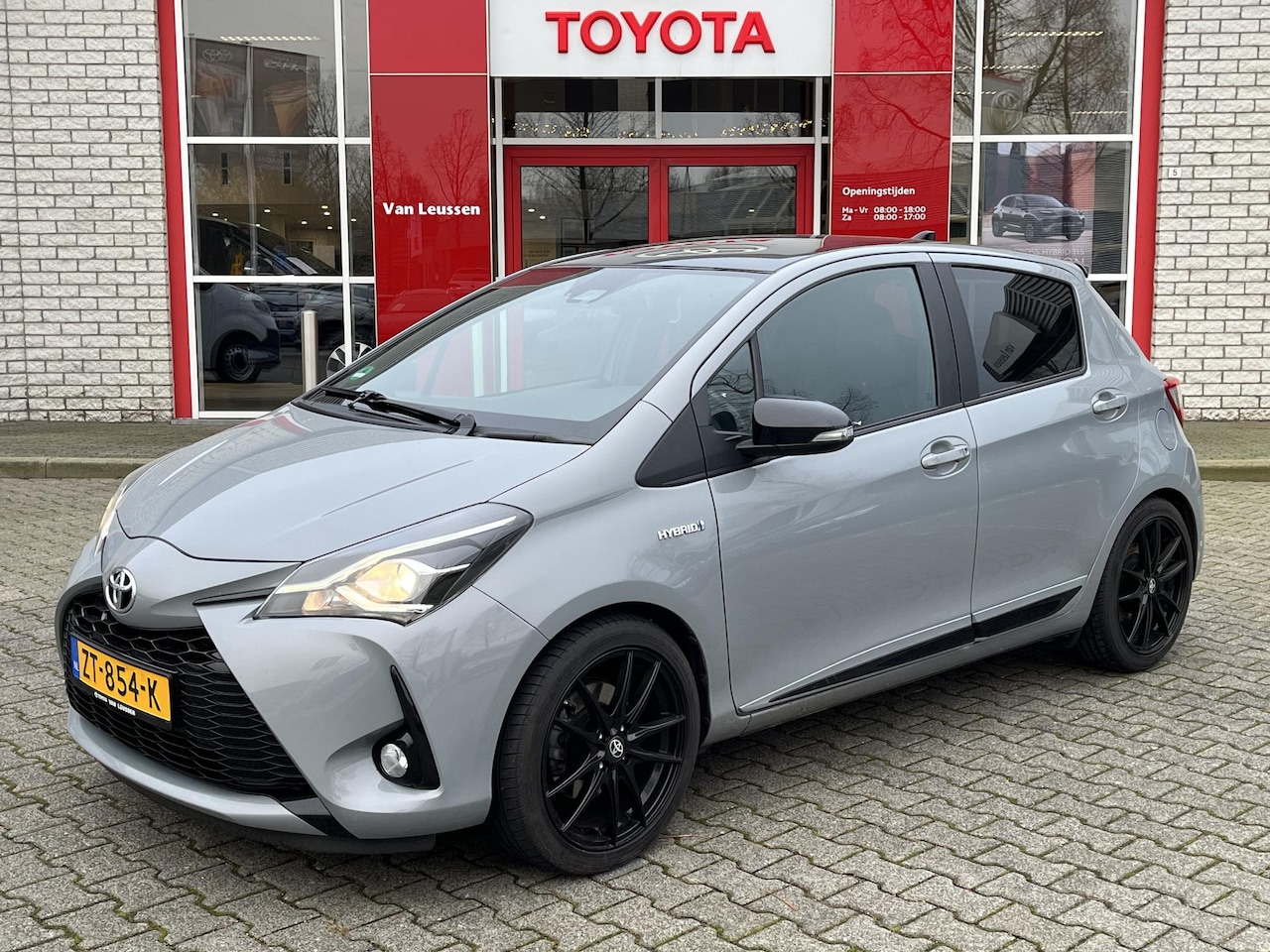 Toyota Yaris - 1.5 HYBRID GR-SPORT CLIMA CRUISE KEYLESS SPORTSTOELEN LEDER/ALCANTARA NL-AUTO - AutoWereld.nl