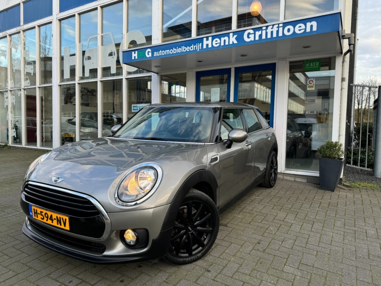 MINI Clubman - 1.5 Cooper Salt Business I Navigatie I Cruise control I PDC - AutoWereld.nl