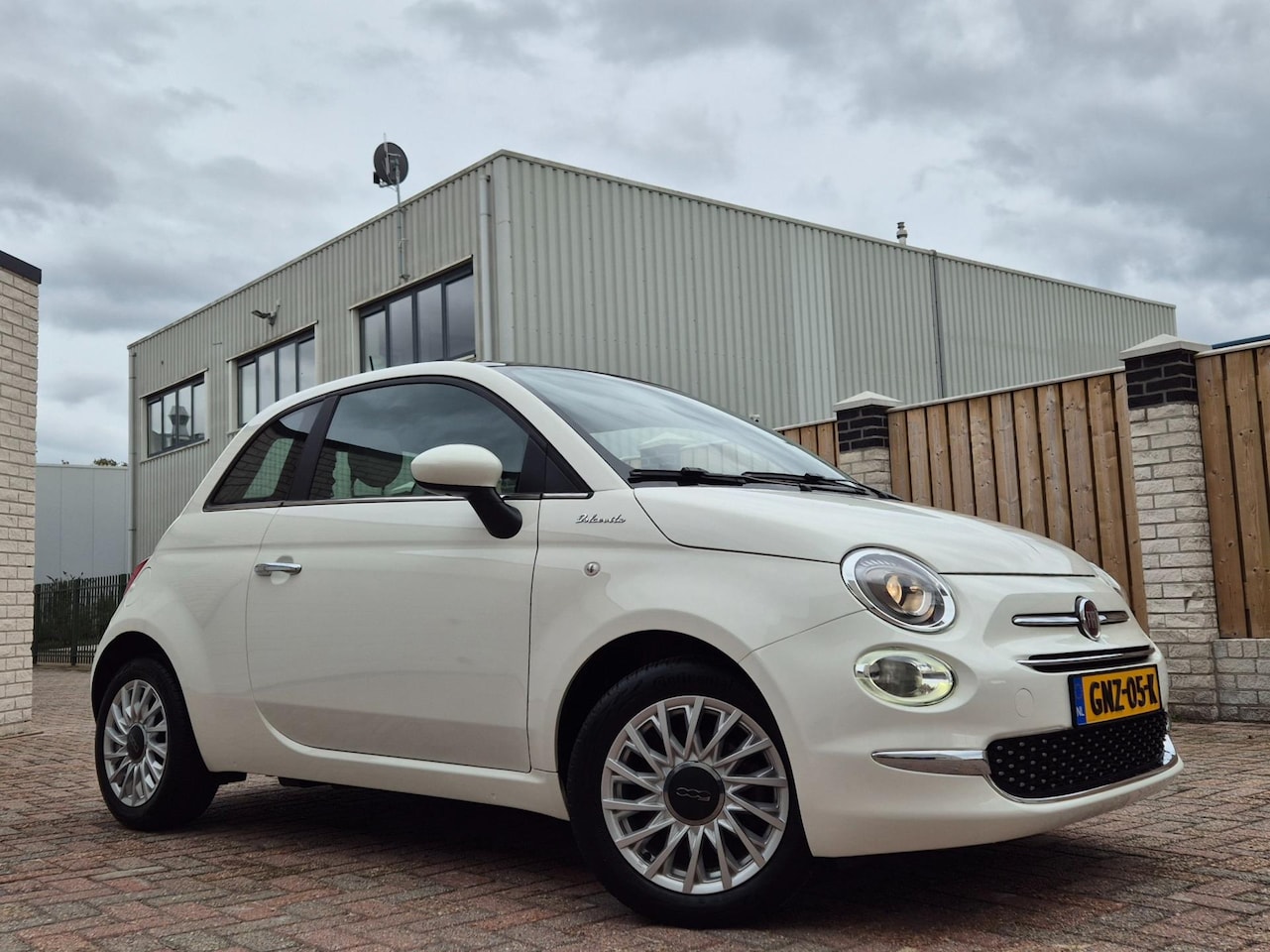 Fiat 500 - 1.0 Hybrid Dolcevita |Airco|Cruise|Panorama|Carplay - AutoWereld.nl