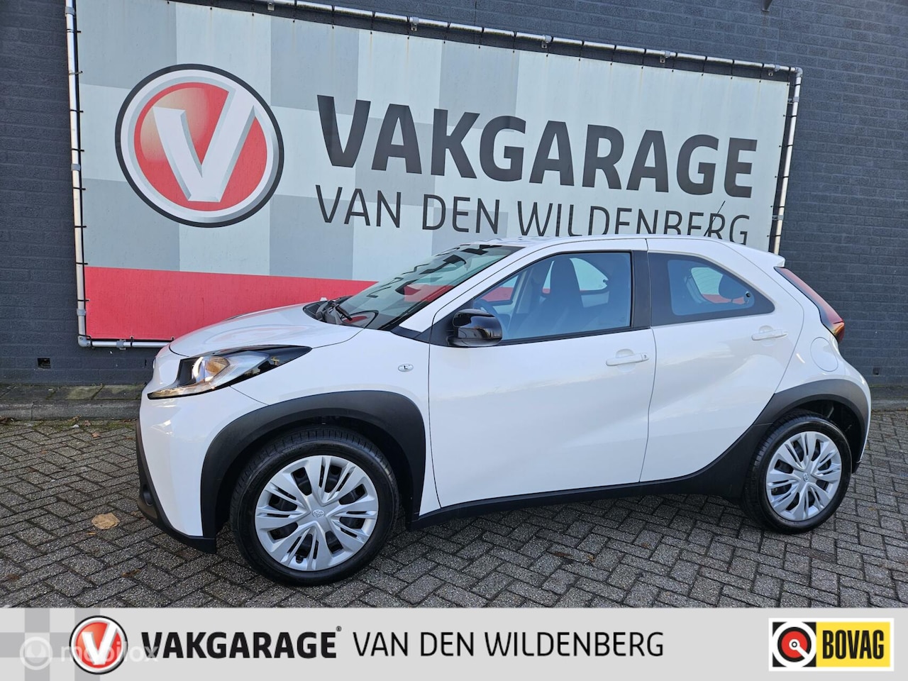 Toyota Aygo X - 1.0 VVT-i MT play 1.0 VVT-i MT Play - AutoWereld.nl