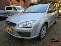 Ford Focus - 1.6-16V Champion