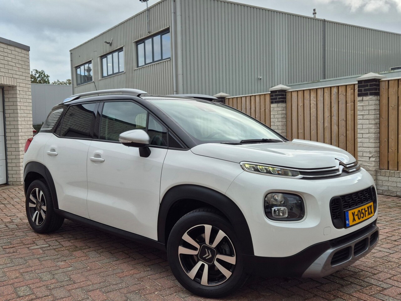 Citroën C3 Aircross - 1.2 Shine Automaat|Airco|110Pk|Navigatie - AutoWereld.nl