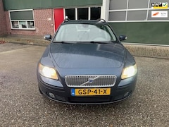 Volvo V50 - Youngtimer 2.5 T5 AWD Summum 220 pk /xenon/leer/pdc/trekhaak/stoelverwarming/standkachel