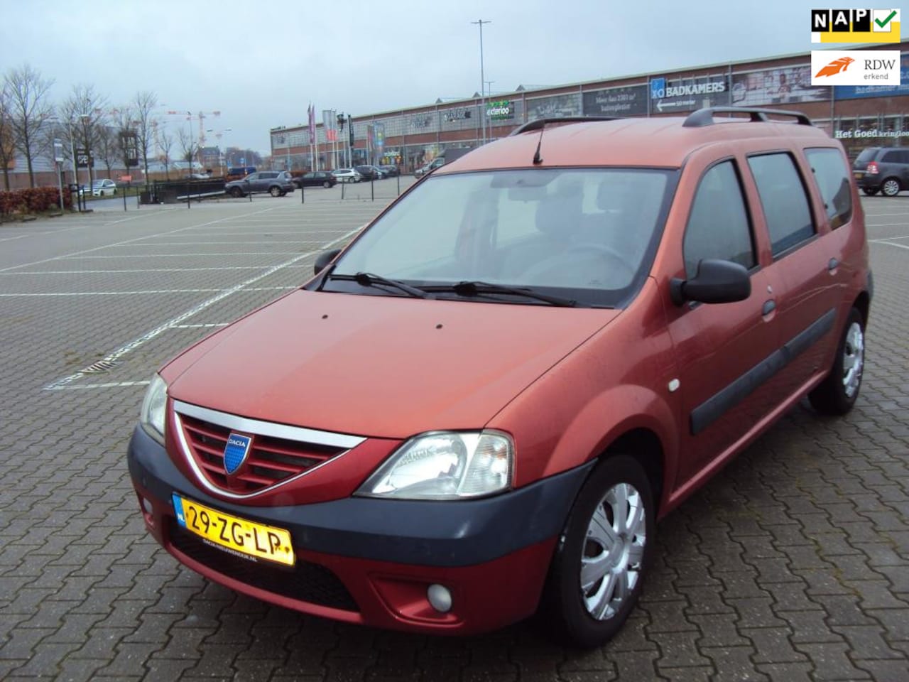 Dacia Logan MCV - 1.6-16V Lauréate 7p. 1.6-16V Lauréate 7p. - AutoWereld.nl