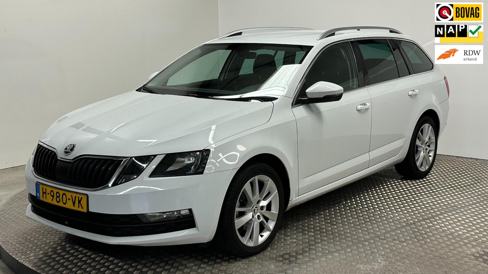 Skoda Octavia Combi - 1.0 TSI Greentech Clever Edition Automaat benzine parkeersensoren stoelverwarming carplay - AutoWereld.nl