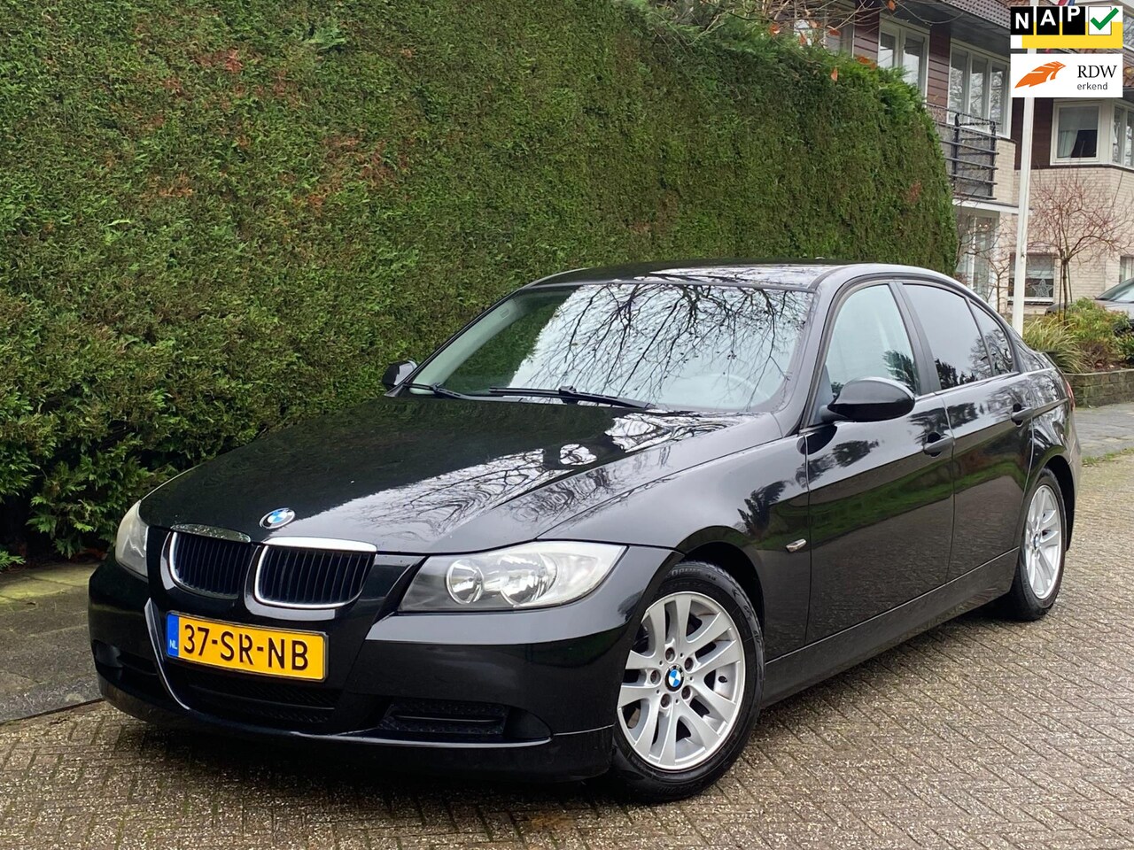 BMW 3-serie - 318i RIJDT SUPER/AIRCO/NAVIGATIE/PDC/APK 7-2025! - AutoWereld.nl