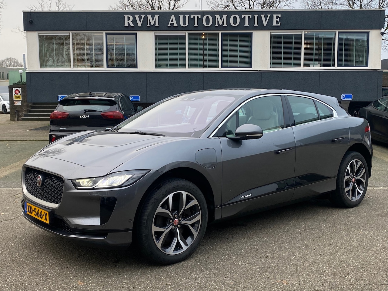 Jaguar I-PACE - EV400 S 90 kWh VAN: 26.900,- VOOR 24.440,- EIDNEJAARSVOORDEEL: 2.460,- - AutoWereld.nl