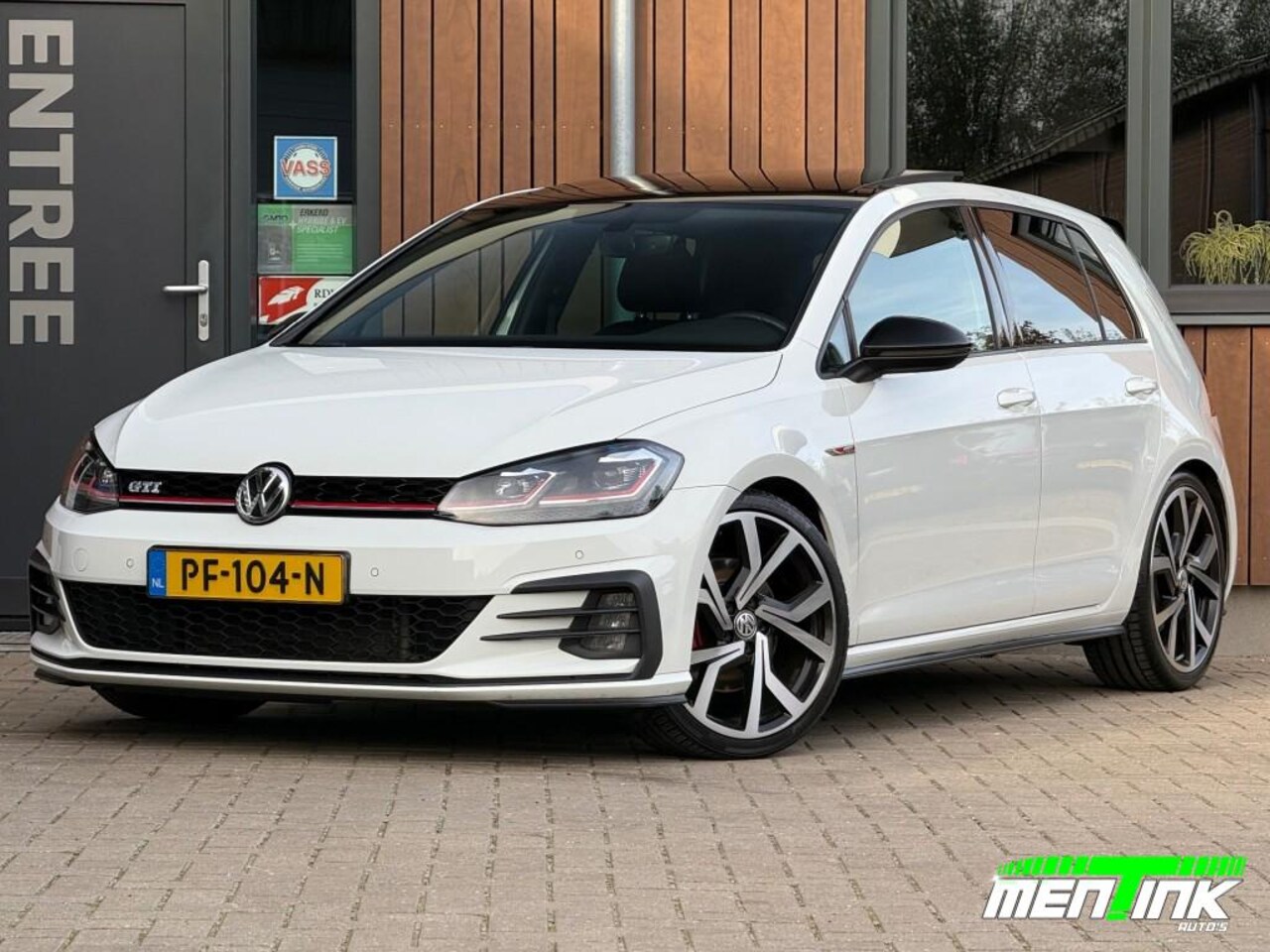 Volkswagen Golf - 2.0 TSI GTI pano camera ori NL 1e eigenaar - AutoWereld.nl