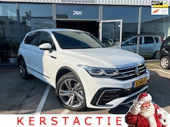 Volkswagen Tiguan - 1.4 TSI eHybrid R-Line Business IQ LIGHTS | ACC | CLIMA | NAVI | CARPLAY | DEALER ONDERHOU