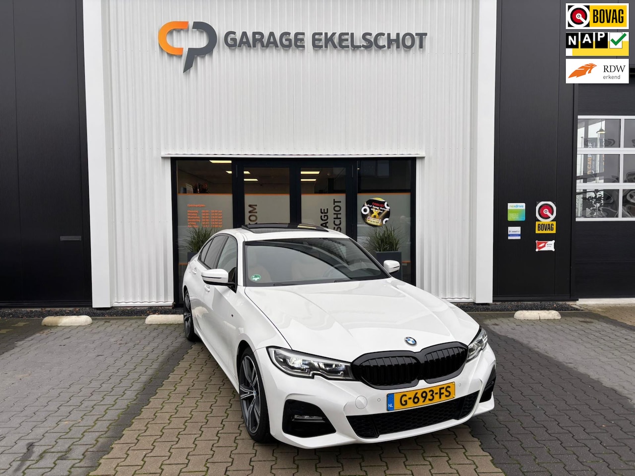 BMW 3-serie - 320i High Executive M Sport Edition - AutoWereld.nl