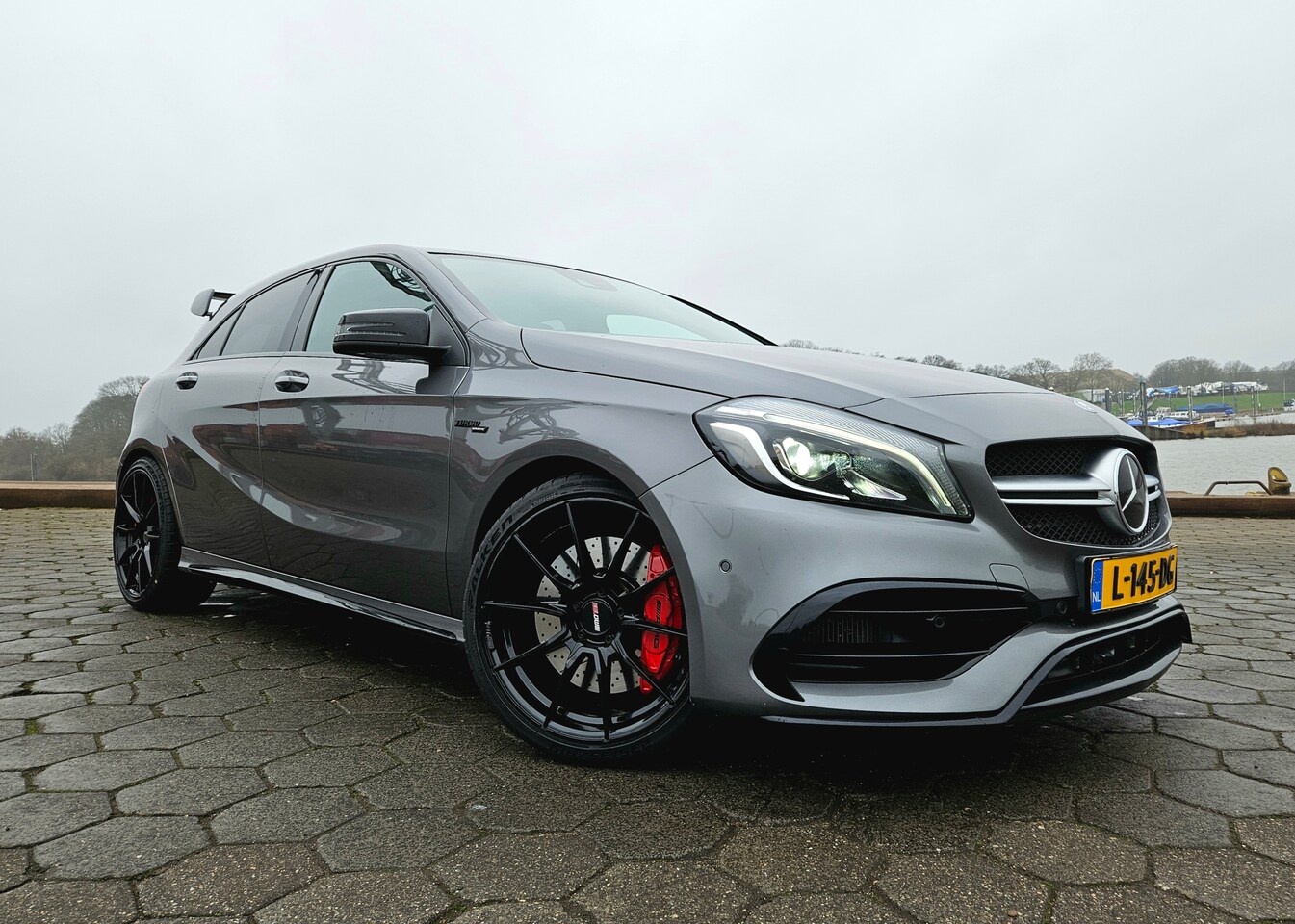 Mercedes-Benz A-klasse - 45 AMG 4MATIC Aero | Pano | ACC - AutoWereld.nl