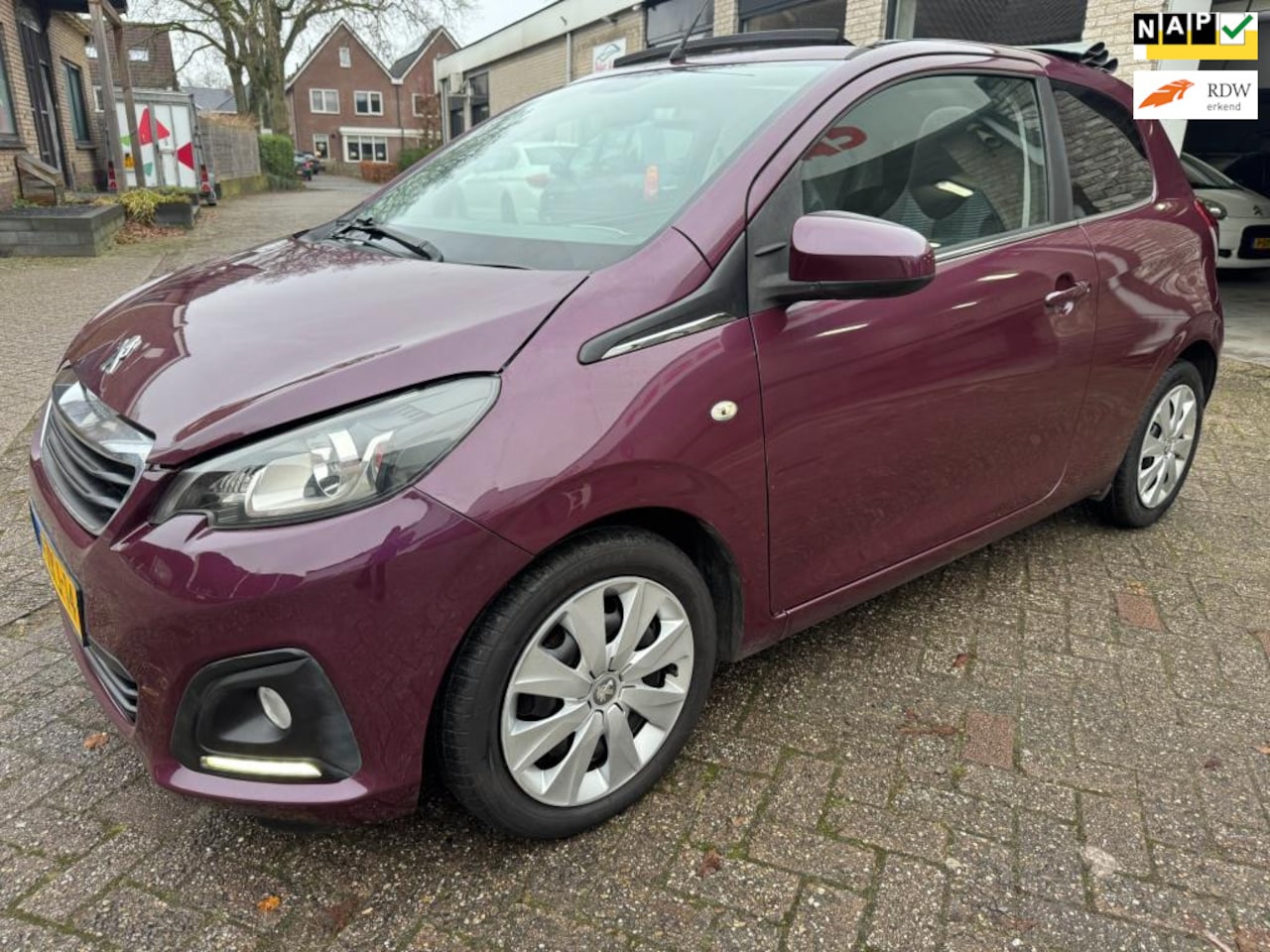 Peugeot 108 - 1.0 e-VTi Active TOP! AIRCO ORG 81412 KM NAP CABRIO NW APK AFLEVERING KLEINE BEURT GEHAD - AutoWereld.nl