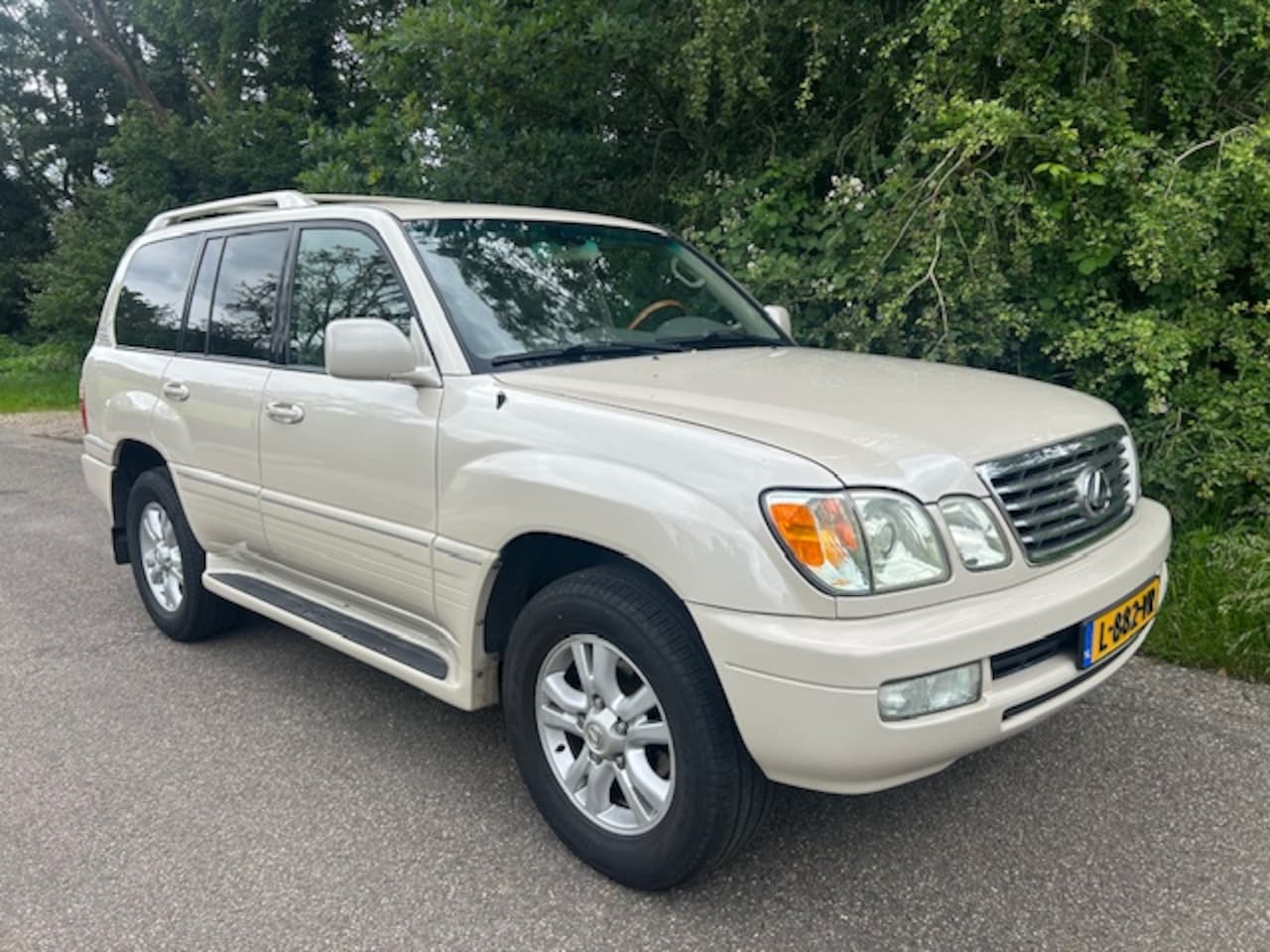 Lexus LX - LX470 V8 Benzine ( Toyota Landcruiser 100 ) 7 Persoons Youngtimer 22.727 Ex BTW - AutoWereld.nl