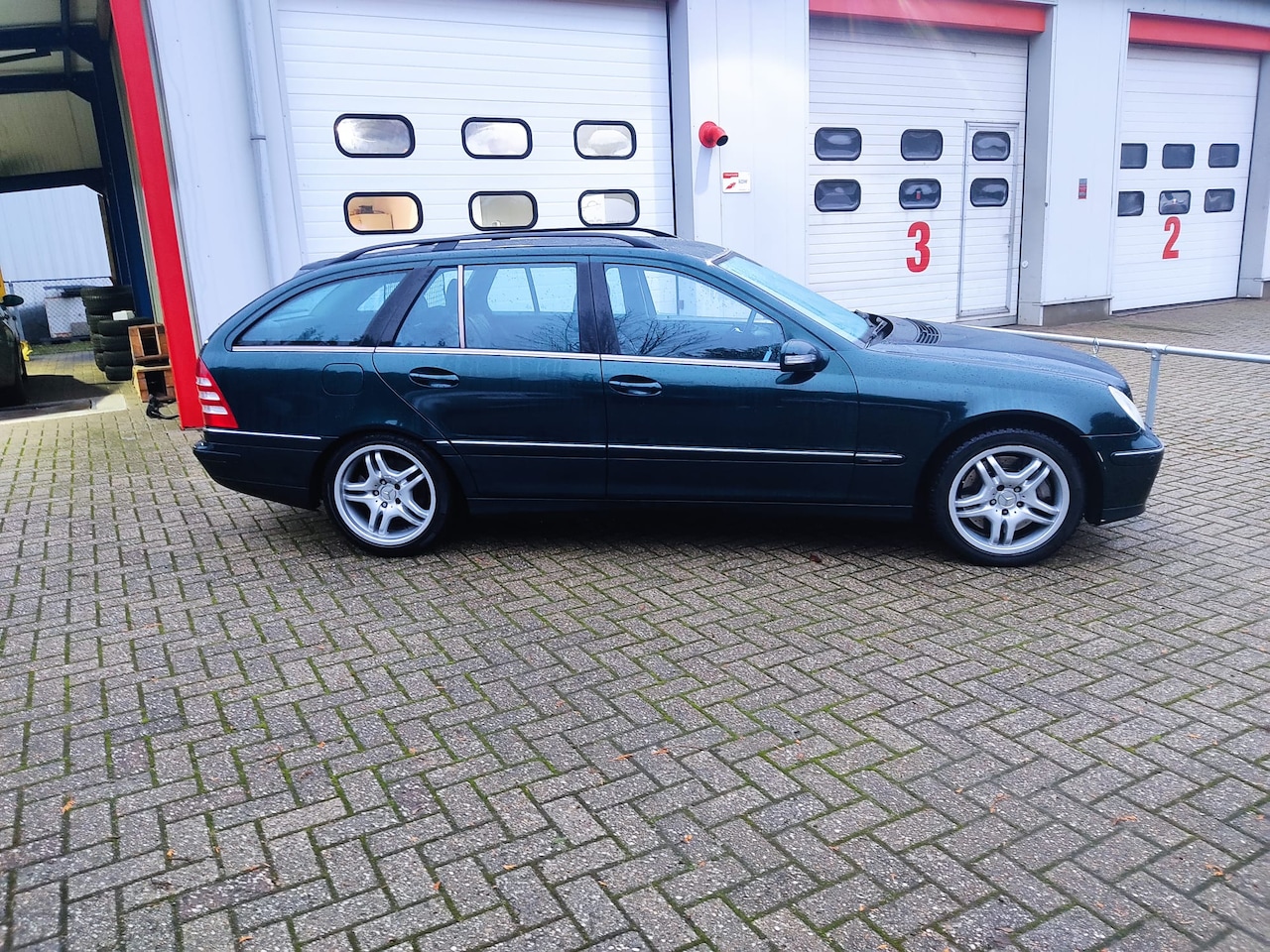 Mercedes-Benz C-klasse Combi - 350 Avantgarde 4-Matic 3.5 Combi AUT 2006 Groen - AutoWereld.nl