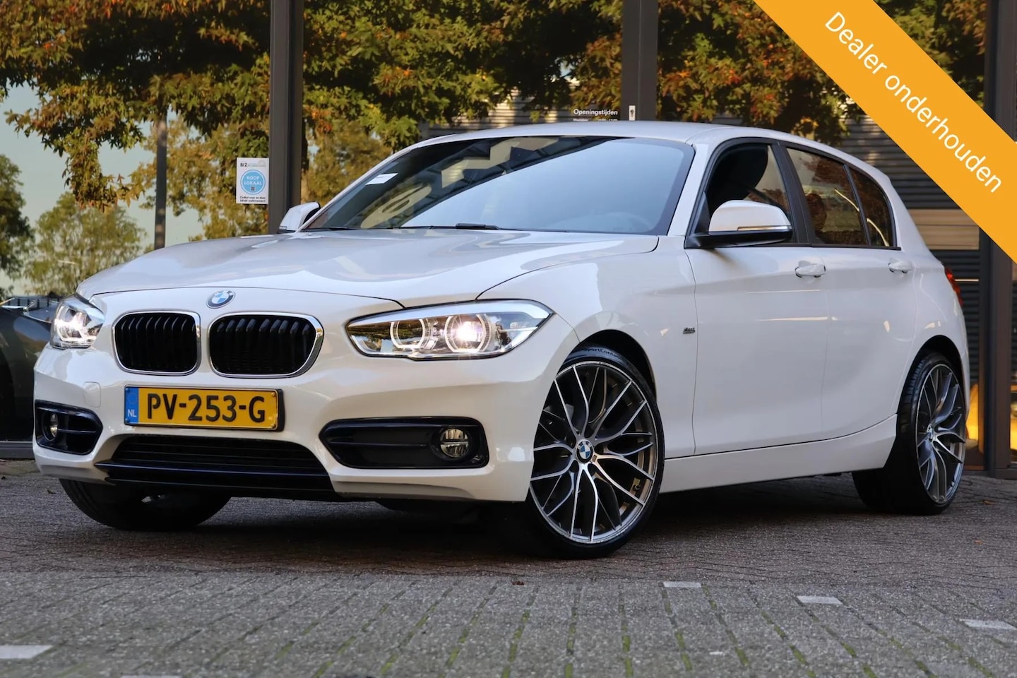 BMW 1-serie - 118i Executive Sport - AutoWereld.nl