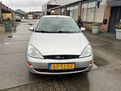 Ford Focus - 1.4-16V Ambiente