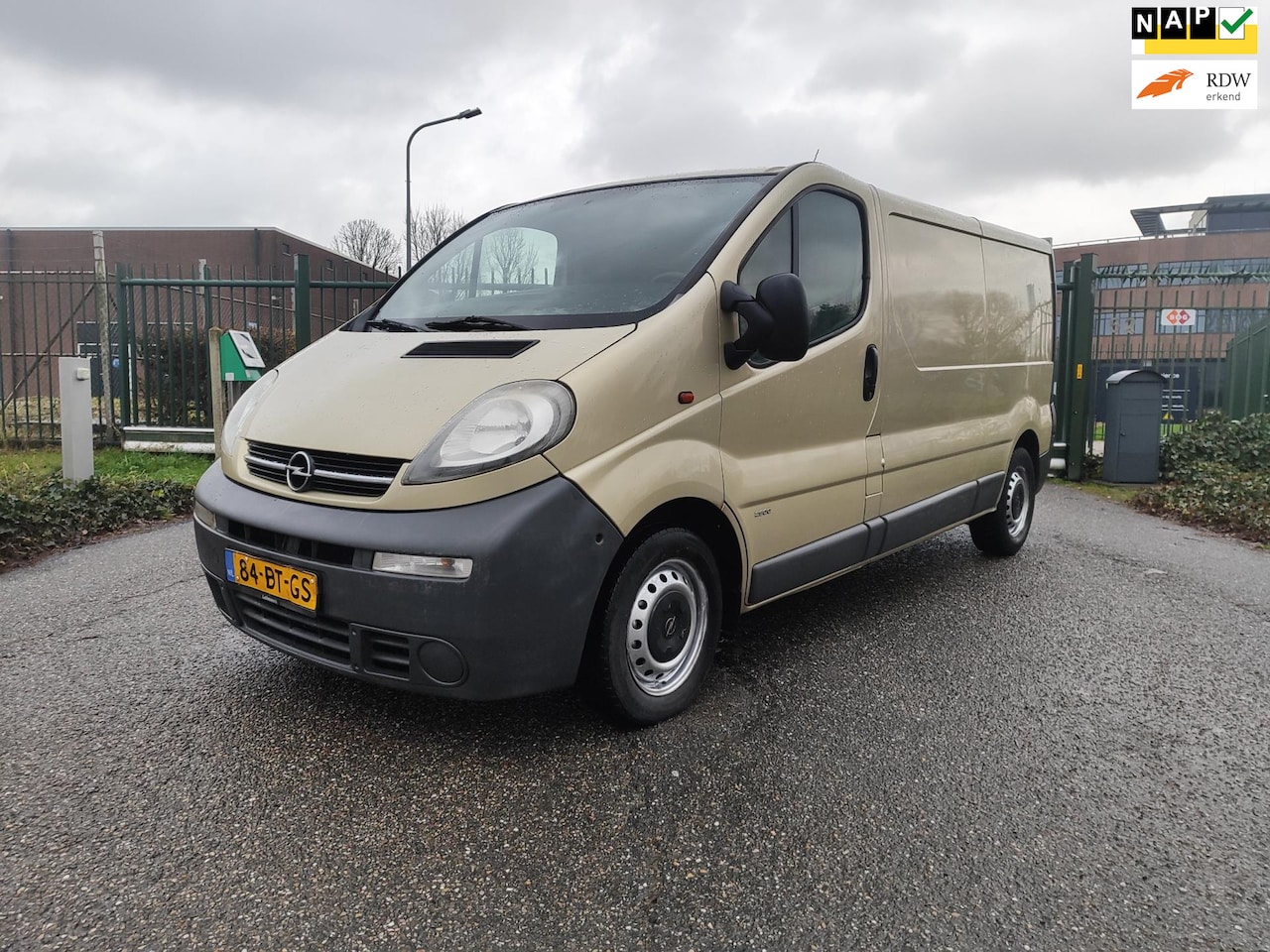 Opel Vivaro - 2.5 CDTI L2H1 135PK NAP!!! - AutoWereld.nl