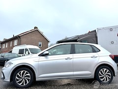 Volkswagen Polo - 1.0 TSI 95pk Life 5drs - nap - acc - front + line assist - apple carplay - pdc v+a - airco