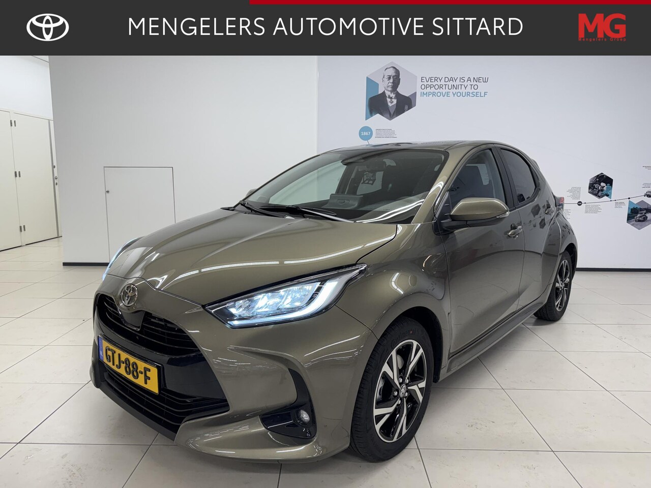 Toyota Yaris - 1.5 Hybrid 115 First Edition - AutoWereld.nl