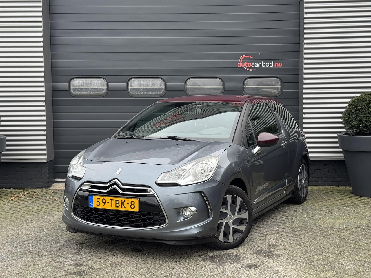 Citroën DS3 - 1.6 e-HDi So Chic | Climate Control | Parkeersensoren | Airco | Cruise Control | - AutoWereld.nl