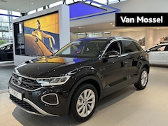 Volkswagen T-Roc - 1.5 TSI Life Edition | Navigatie | Adaptieve cruise control | Achteruitrijcamera | 17 inch