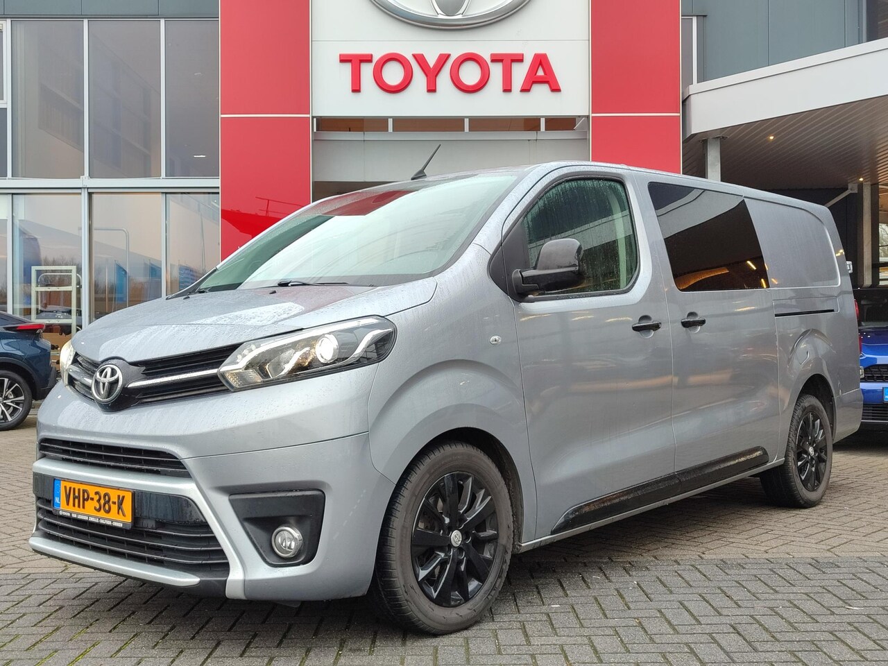 Toyota PROACE Long Worker - DC 2.0 D-4D Black Line Long DC NAVI CAMERA PARK-SENSOREN CLIMA BLUETOOTH CRUISE LM-VELGEN - AutoWereld.nl