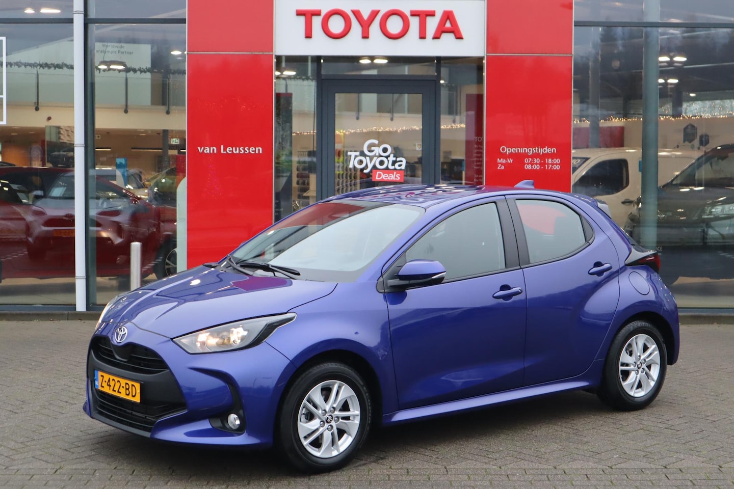 Toyota Yaris - 1.5 HYBRID ACTIVE AD-CRUISE APPLE/ANDROID 15"LM-VELGEN CAMERA DAB+ CAMERA APPLE/ANDROID NL - AutoWereld.nl