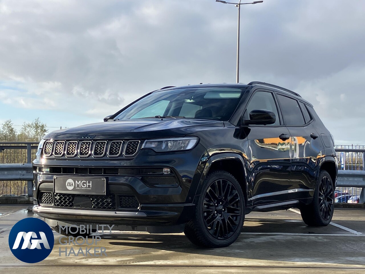 Jeep Compass - 4xe 240 Plug-in Hybrid S / Ad. Cruise / 19" - AutoWereld.nl