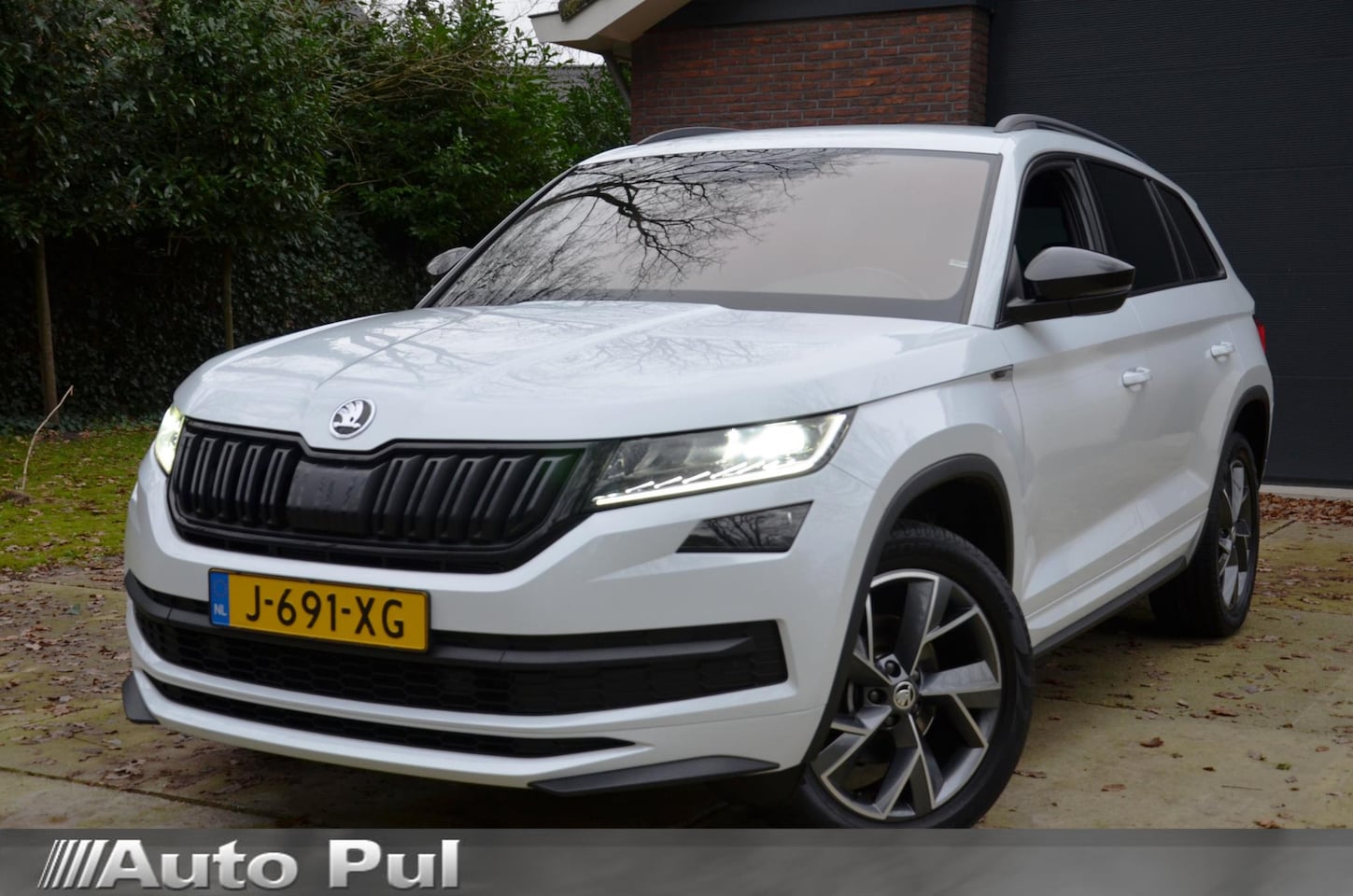 Skoda Kodiaq - 1.5 TSI Sportline Business 7 Persoons Automaat/Navi/Led/Ecc/Pdc/Achteruitrij-camera/Stoelv - AutoWereld.nl