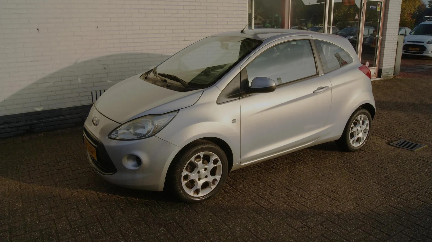 Ford Ka - 1.2 Cool&Sound RIJKLAARPRIJS incl grote beurt en apk ! - AutoWereld.nl