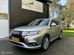 Mitsubishi Outlander - 2.4 PHEV Instyle, Trekhaak, Camera