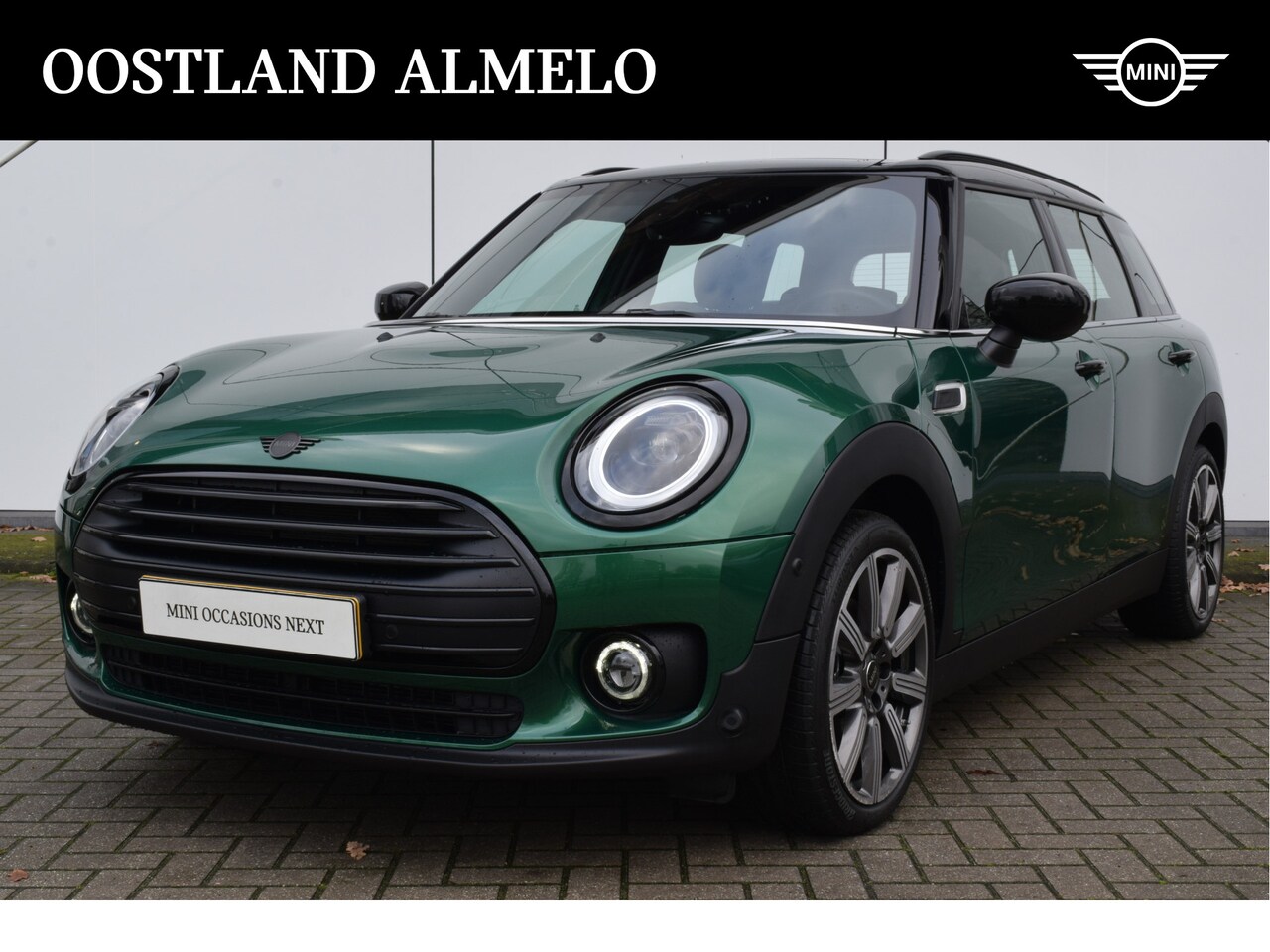 MINI Clubman - Cooper Classic Automaat / Premium Plus Pakket / Panoramadak / Achteruitrijcamera / LED / C - AutoWereld.nl