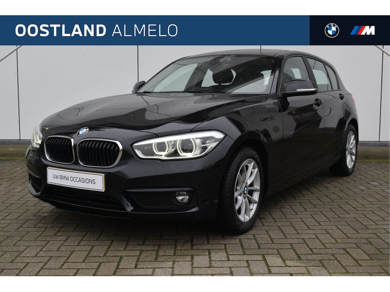 BMW 1-serie - 118i Executive Automaat / Sportstoelen / LED / Navigatie / Cruise Control / Multifunctione - AutoWereld.nl