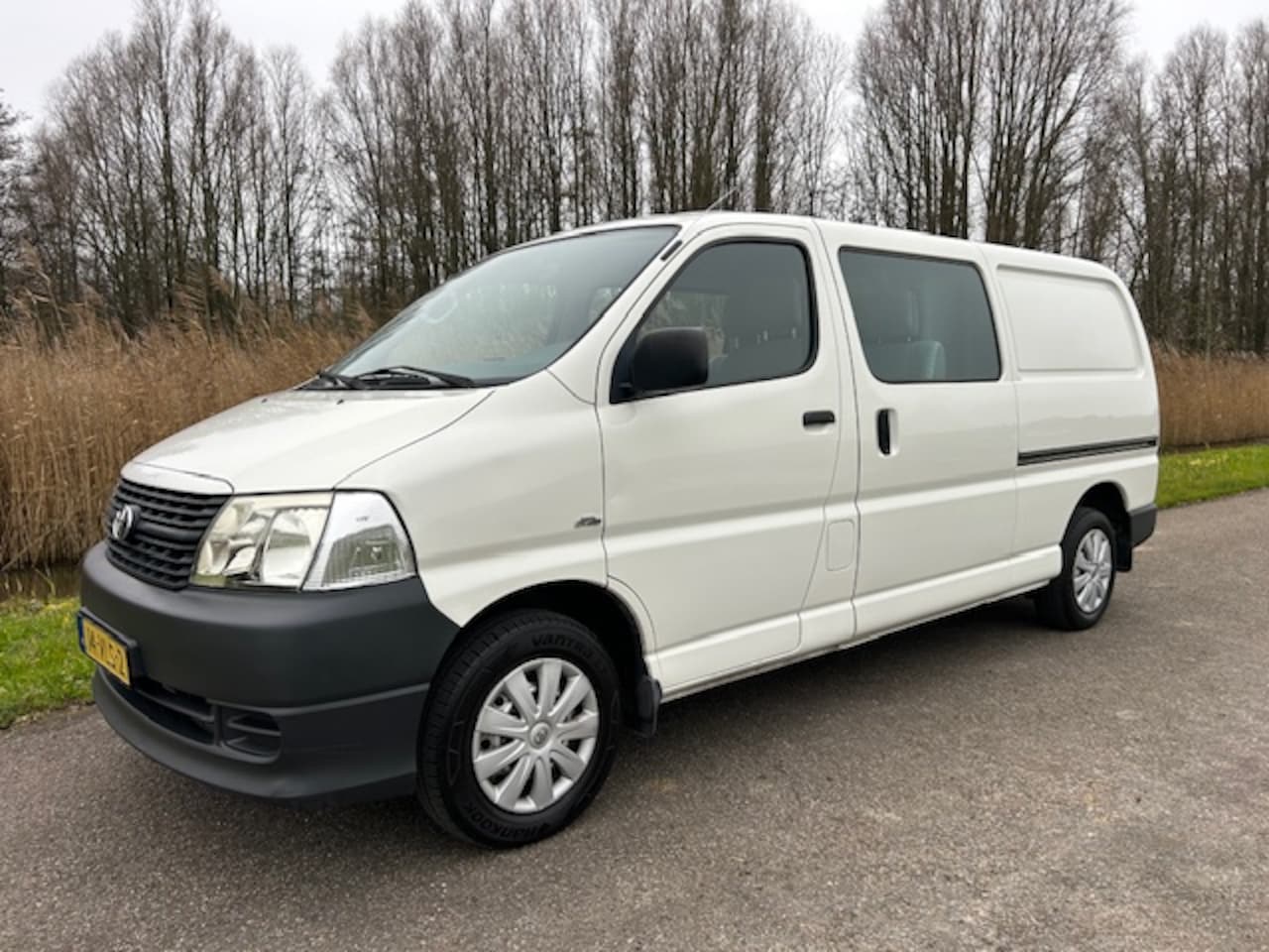 Toyota HiAce - Hi-Ace 2.5 D4D 117 GB COMFORT 343/3000 117pk dubbel cabine | 2x schuifdeur | TREKHAAK | NA - AutoWereld.nl